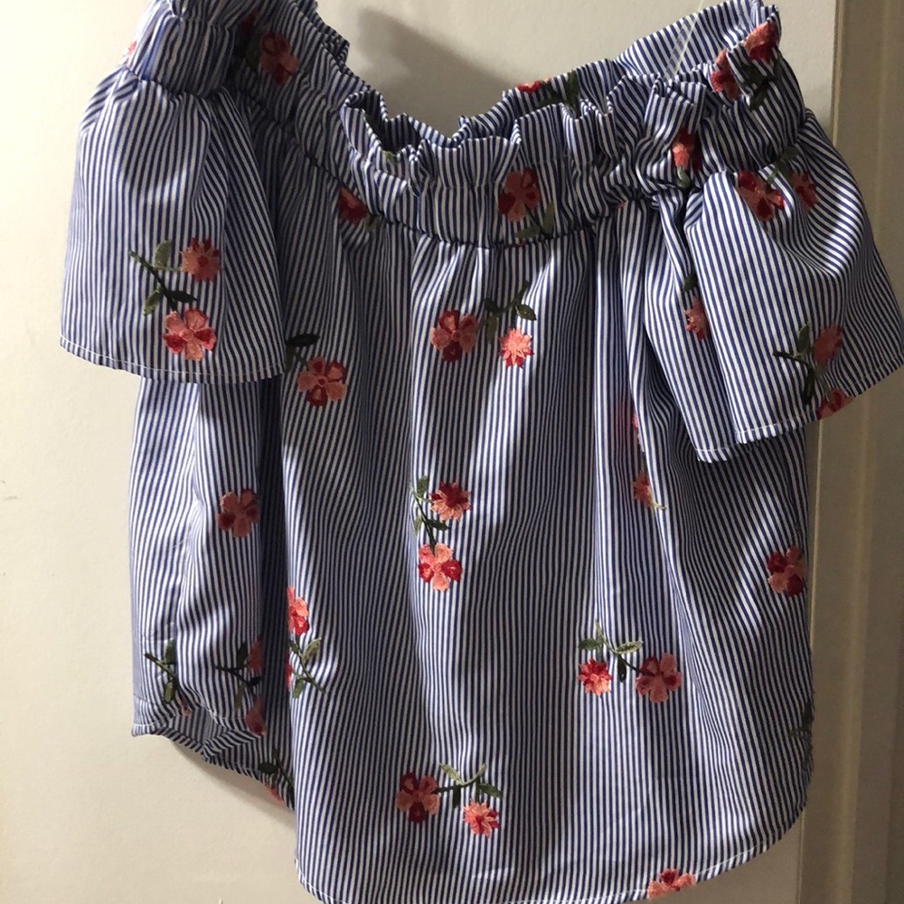 Off the shoulders shirt